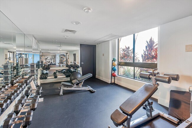 110 N Federal Hwy, Unit 703 in Fort Lauderdale, FL - Building Photo - Building Photo