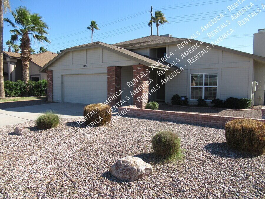 1251 E Brentrup Dr in Tempe, AZ - Building Photo