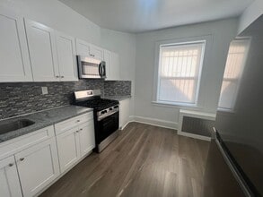 11 Ampere Plaza in East Orange, NJ - Building Photo - Interior Photo