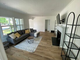 5051 Colfax Ave in Los Angeles, CA - Building Photo