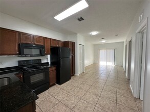 1035 NE 10th Ave in Fort Lauderdale, FL - Building Photo - Building Photo
