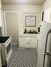 527 8th St N in St. Petersburg, FL - Building Photo - Building Photo