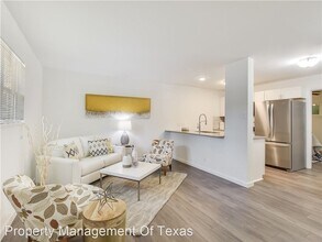 1300 Newning Ave-Unit -Unit 204 in Austin, TX - Building Photo - Building Photo