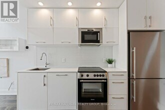 255 Bay St in Ottawa, ON - Building Photo - Building Photo