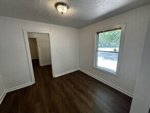 2313 B St NE in Miami, OK - Building Photo - Building Photo