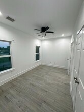 8305 Prairie View Dr in Houston, TX - Building Photo - Building Photo