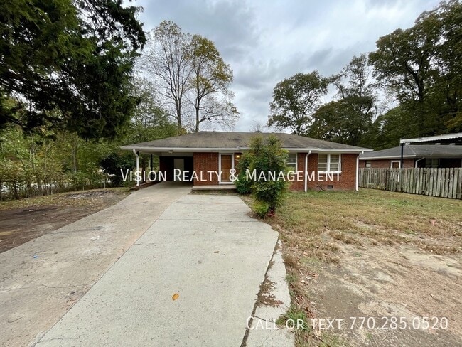 6328 Oakview Ln in Lithia Springs, GA - Building Photo - Building Photo