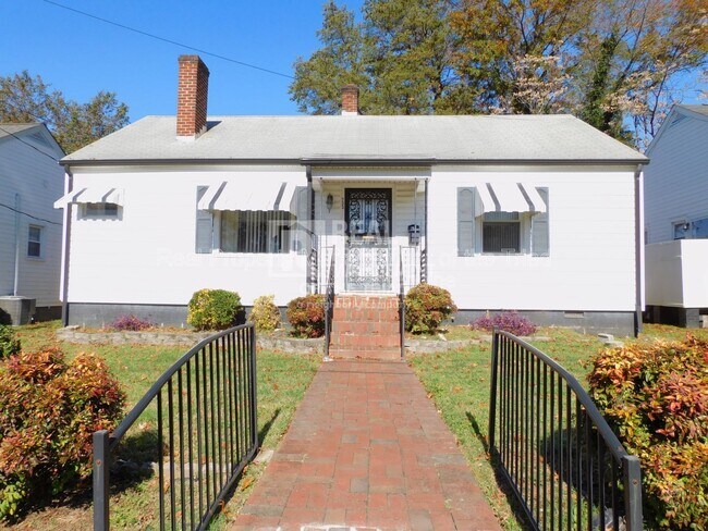 property at 733 W Twenty-Fifth St