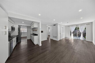 924 NE 17th Terrace in Fort Lauderdale, FL - Building Photo - Building Photo