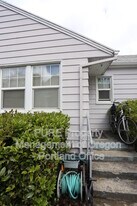 715 NE 20th Ave in Portland, OR - Building Photo