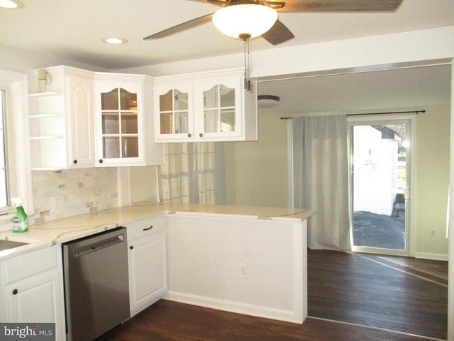 121 Hoover Ave in Hamilton Township, NJ - Building Photo - Building Photo