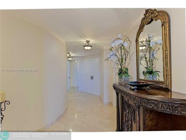 2100 N Ocean Blvd, Unit 5B in Fort Lauderdale, FL - Foto de edificio - Building Photo