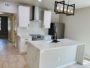 4609 Virginia Ave, Unit 102 in Dallas, TX - Building Photo - Building Photo