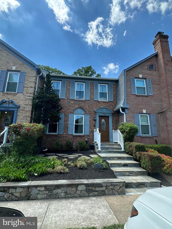 7941 Yancey Dr in Falls Church, VA - Foto de edificio - Building Photo