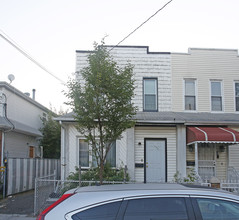 423 Milford St in Brooklyn, NY - Building Photo - Building Photo