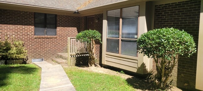 property at 2809 Seclusion Ct