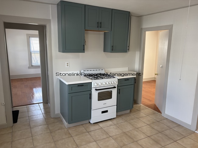 111 Johnson St in Pawtucket, RI - Building Photo - Building Photo