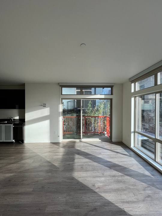 120 Harvard Ave E in Seattle, WA - Building Photo