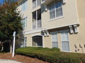 8290 Gate Pkwy W, Unit 204 in Jacksonville, FL - Building Photo