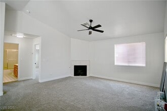 733 Anne Ln in Henderson, NV - Foto de edificio - Building Photo