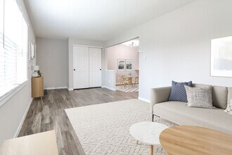 Country Squire Villas in Ossian, IN - Building Photo - Building Photo