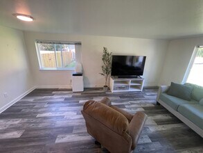 9836 179th Way SW in Rochester, WA - Building Photo - Building Photo