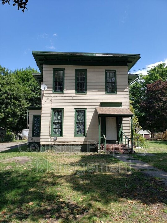 1302 Lake St in Elmira, NY - Building Photo