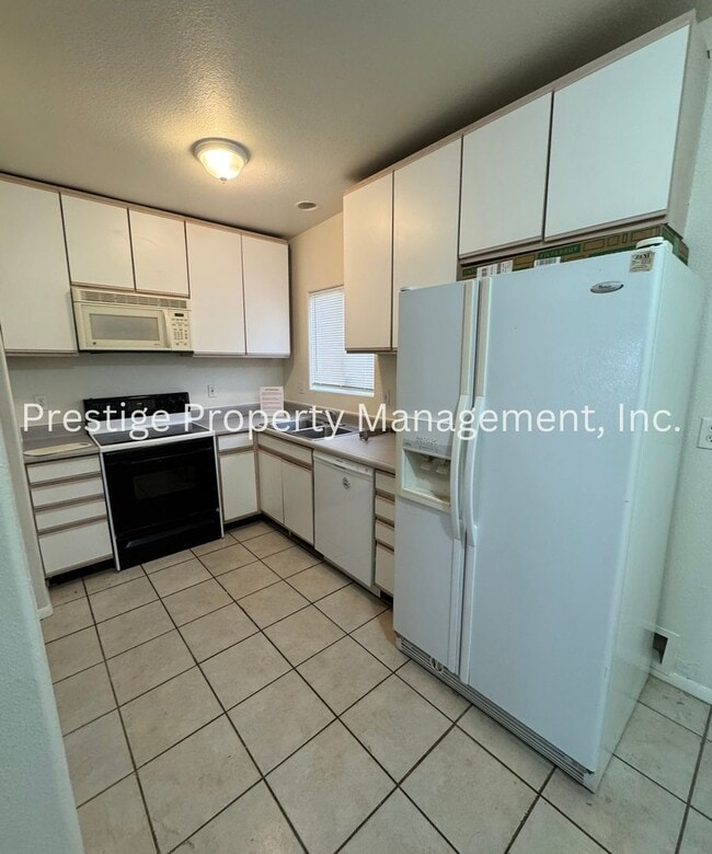 2727 N Dodge Blvd in Tucson, AZ - Building Photo - Building Photo