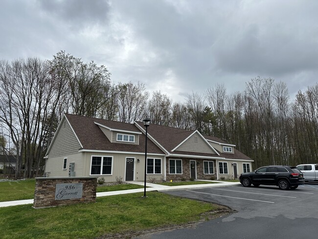 486 Garrett 55+ Community in Ballston Spa, NY - Foto de edificio - Building Photo