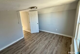 205 Shaw St in New London, CT - Building Photo - Building Photo
