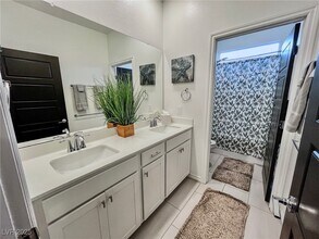 1288 Ventura Clfs Ave in Henderson, NV - Building Photo - Building Photo