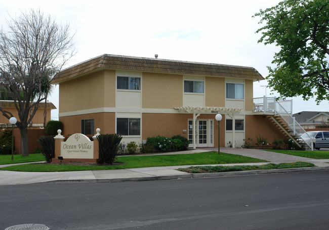 Ocean Villas Apartments in Oxnard, CA - Building Photo - Building Photo