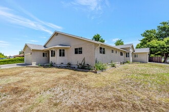 6941 Golf View Dr in Sacramento, CA - Building Photo - Building Photo