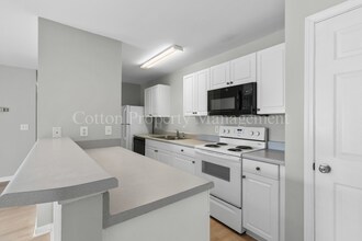 406 N Dickerson St in Burgaw, NC - Foto de edificio - Building Photo