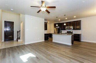 1007 Brook Forest Ln in Euless, TX - Foto de edificio - Building Photo