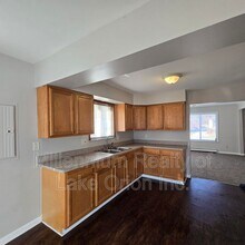 644 E Meyers Ave in Hazel Park, MI - Building Photo - Building Photo