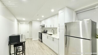 4082 Channing Cres in Oakville, ON - Building Photo