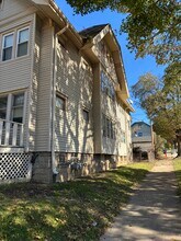 3700 N 15th St, Unit Lower in Milwaukee, WI - Foto de edificio - Building Photo