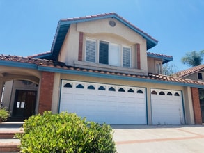 2371 Wandering Ridge Dr in Chino Hills, CA - Foto de edificio - Building Photo