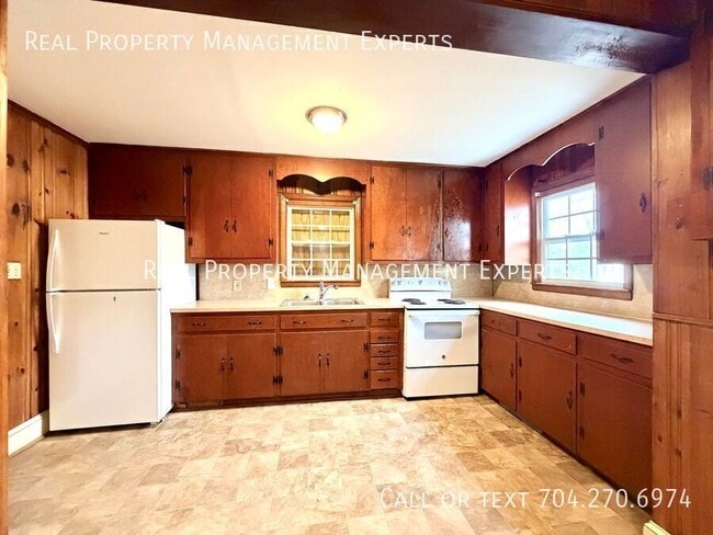 2100 Camp Greene St in Charlotte, NC - Building Photo - Building Photo