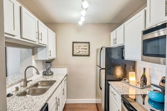 Southwind Village in Burnsville, MN - Building Photo - Building Photo