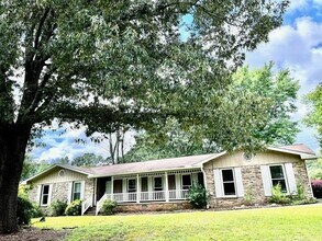 5762 Fairfield Pl in Stone Mountain, GA - Foto de edificio - Building Photo