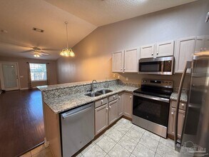 2511 Trailwood Dr in Cantonment, FL - Building Photo - Building Photo