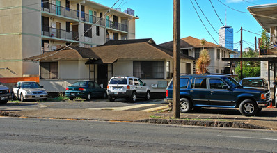 1703 S Beretania St in Honolulu, HI - Building Photo - Building Photo