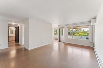 7021 Sand Point Way NE in Seattle, WA - Building Photo - Building Photo