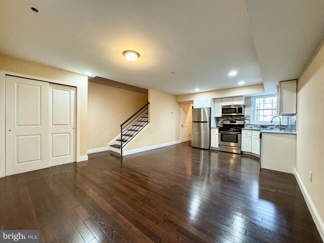 property at 1014 E Moyamensing Ave