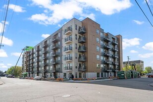 Kings Landing in Calgary, AB - Building Photo