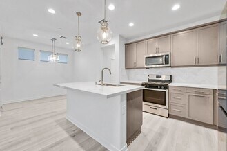 11063 Spotlight Dr in Rancho Cucamonga, CA - Foto de edificio - Building Photo