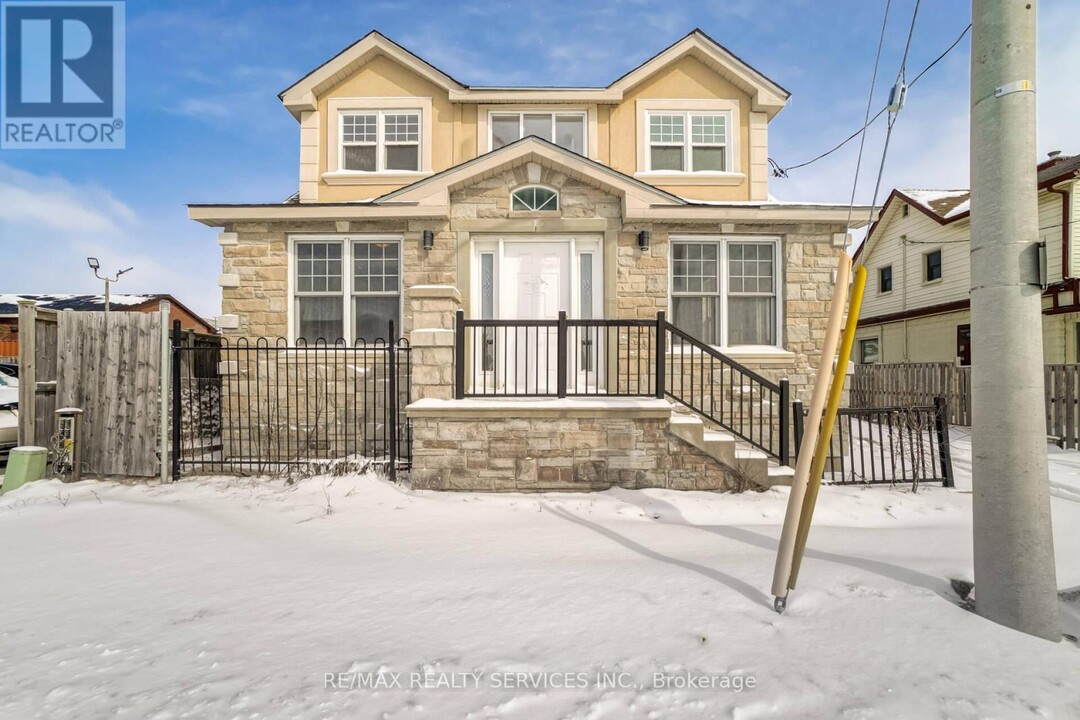 6 Trueman St in Brampton, ON - Building Photo