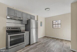 722 W Allegheny Ave in Philadelphia, PA - Building Photo